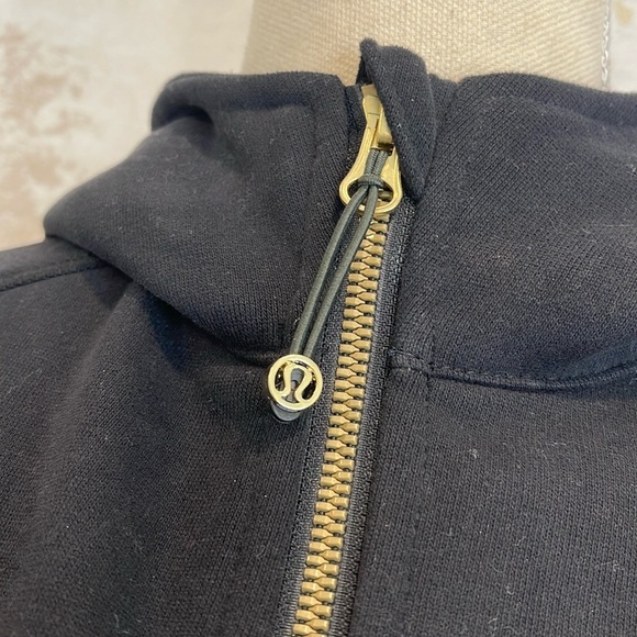 Black Lululemon Full Zip-Up Hooded Sweatshirt with thumbholes size 10 - Picture 2 of 6